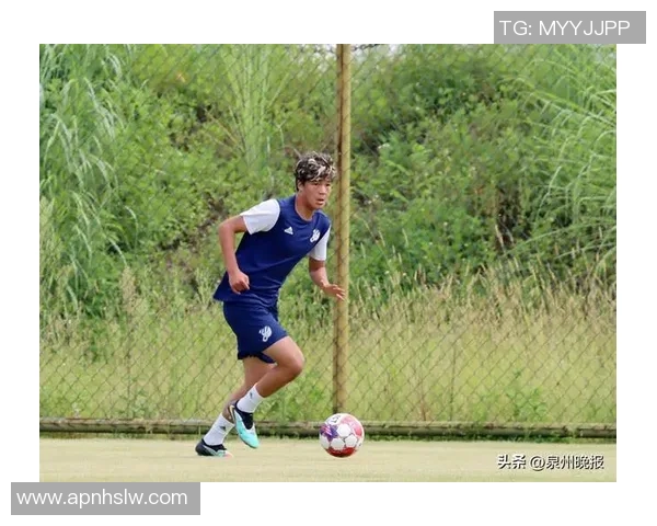 足球大师黄金一代球星成长之路揭秘：从青训到巅峰的奋斗历程